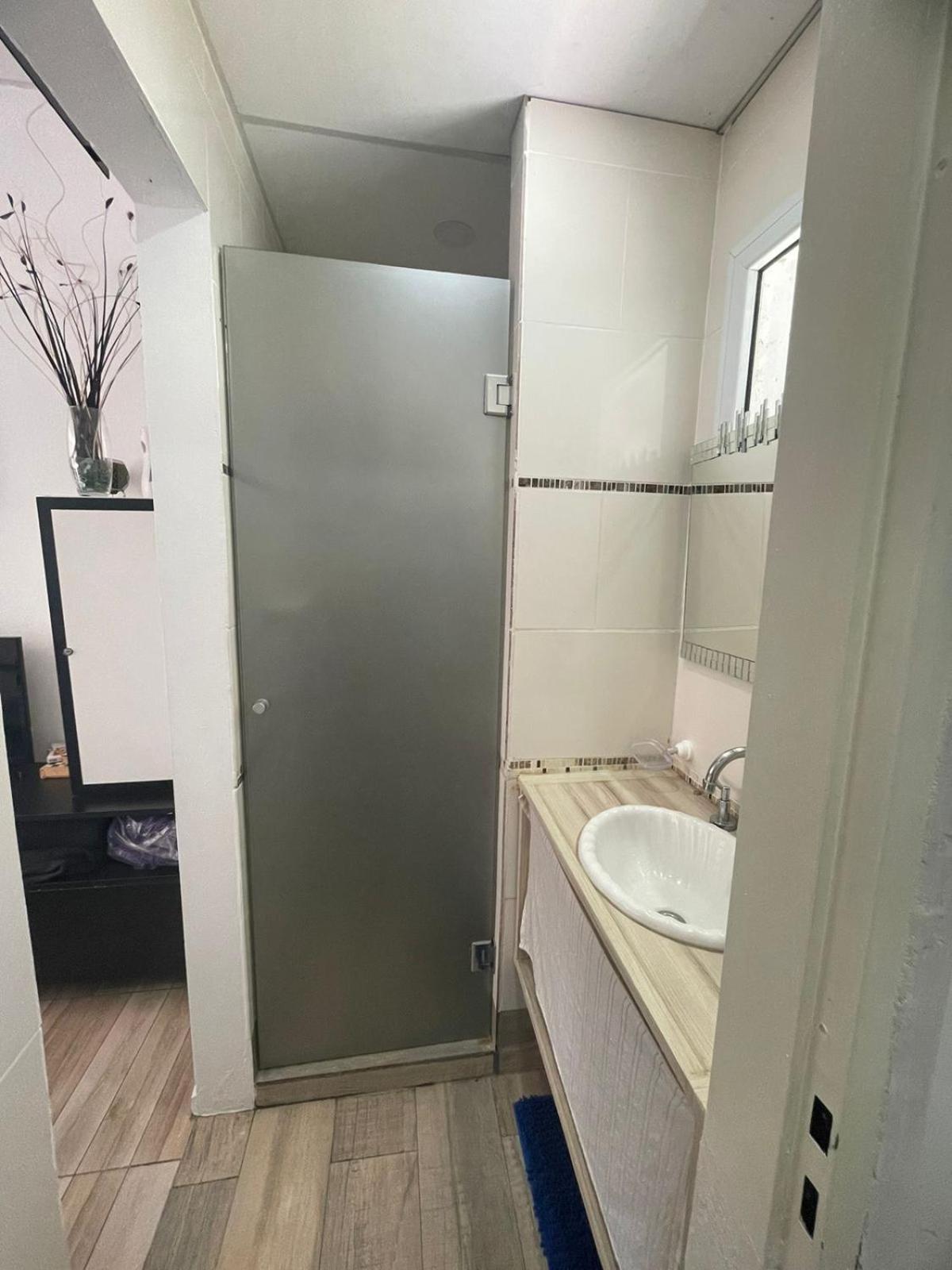 Ezeiza 1 Nuestro Lugar A 15 Minutos Del Aeropuerto Tranfer Opcional Desde Y Al Aeropuerto De Ezeiza Las 24 Horas Pet Friendly 외부 사진